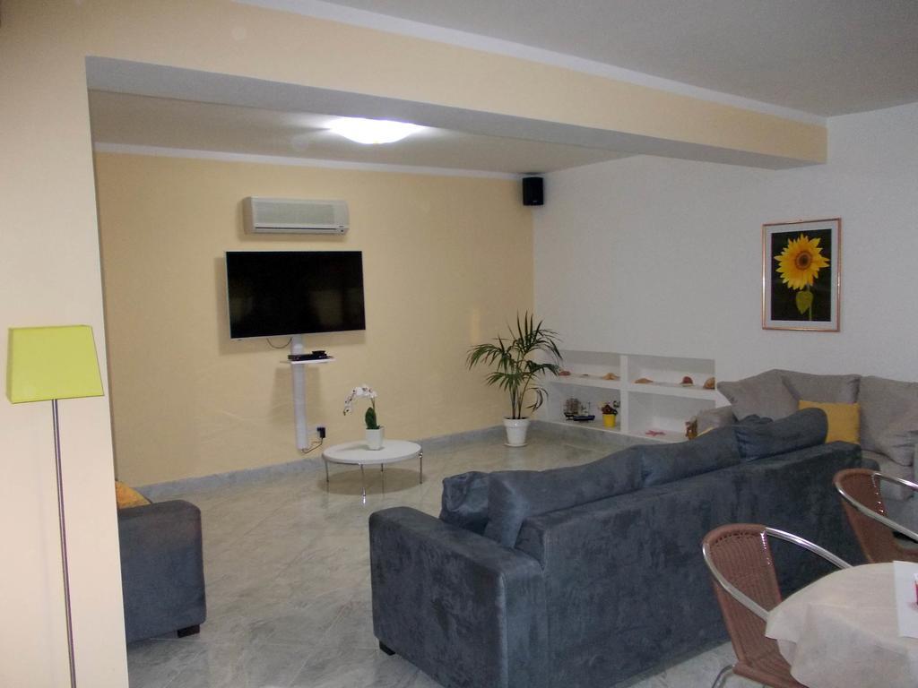 Hotel Solaria Роди Гарганико Екстериор снимка